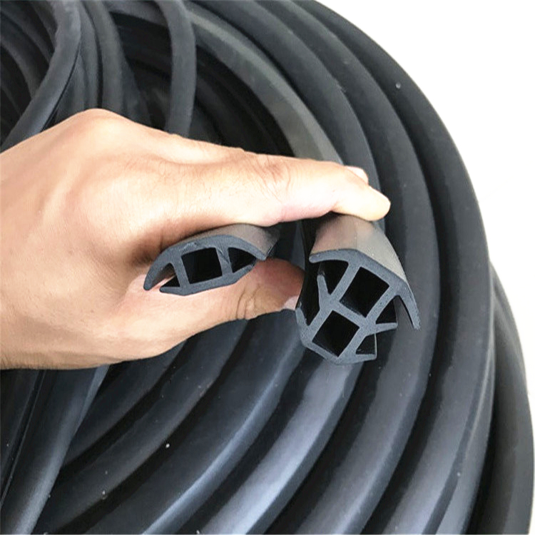 點(diǎn)擊查看詳細(xì)信息<br>標(biāo)題：村莊牌坊圖片簡(jiǎn)單大方樣式